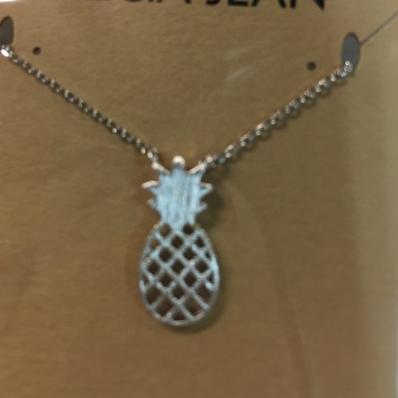 Alicia Jean Pineapple Necklace - Picture 4 of 8