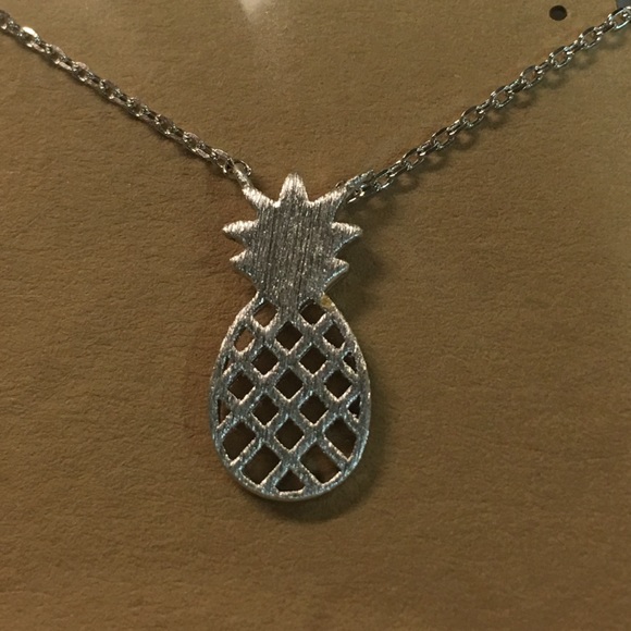 Alicia Jean Pineapple Necklace - Picture 3 of 8
