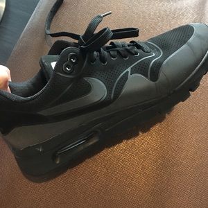 Nike Airmax women's Black Sneakers size 7