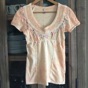 Free People shirt too short sleeve small