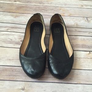 FRYE "Carson" leather flats
