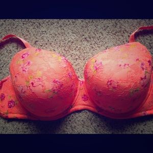 40 DDD  Floral Lace Bra