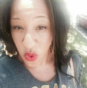 Meet your Posher, Tia