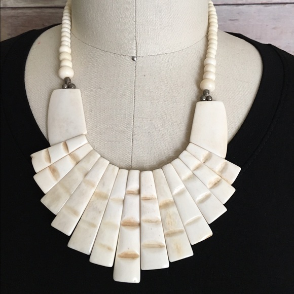 Beautiful ivory resemble beaded necklace.