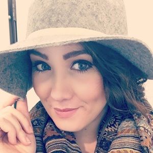 Meet your Posher, Elizabeth
