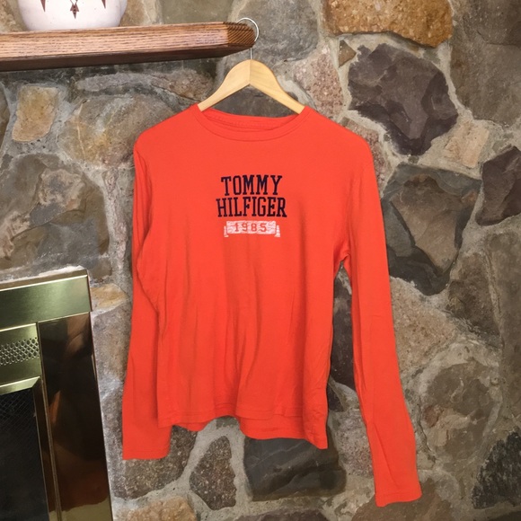 CLOSET CLOSING ✨ Tommy Hilfiger tee