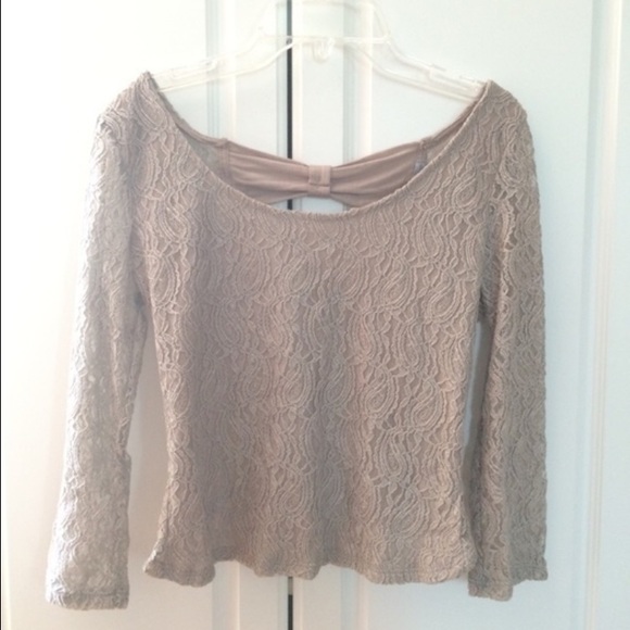 Beige bowed top - Picture 1 of 3