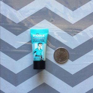 Benefit porefessional mini size