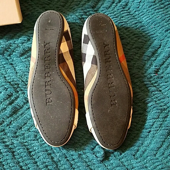 Shoes - Picture 2 of 4