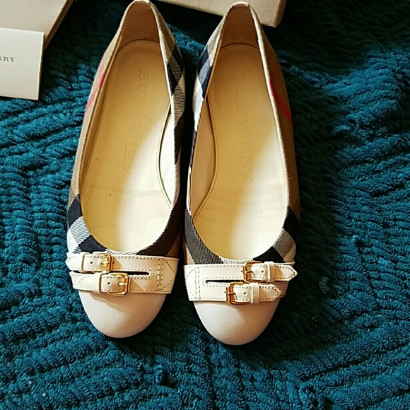 Shoes - Picture 3 of 4