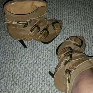 Like NEW Woven Leather Gladiator Sandal Booties