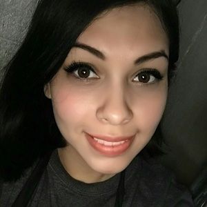 Meet your Posher, Perla