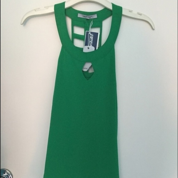 Green tank top - Picture 1 of 2