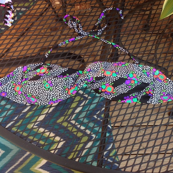 Bandeau bikini top