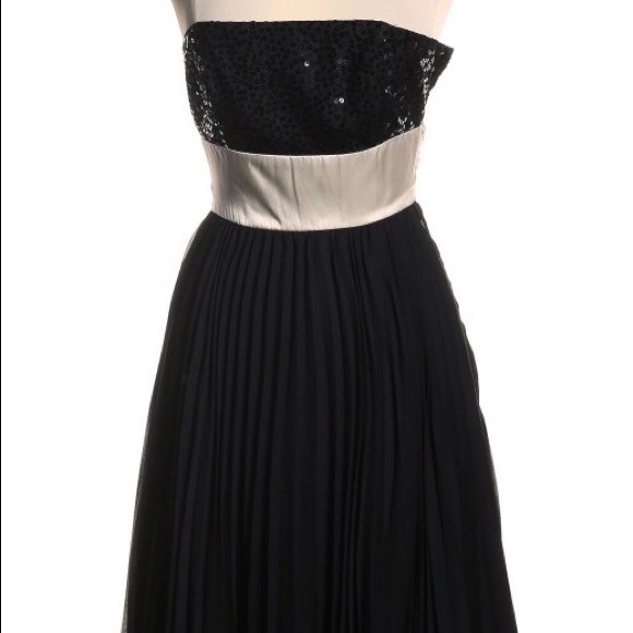 NWT Betsey Johnson Delilah Dress Size 2 - Picture 2 of 4