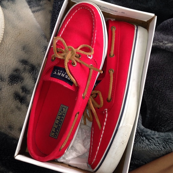 All red sperry