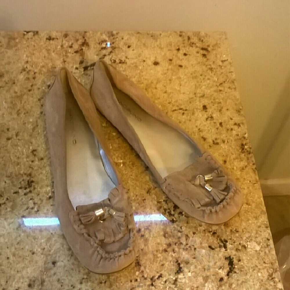 Woman's Flats/Shoes