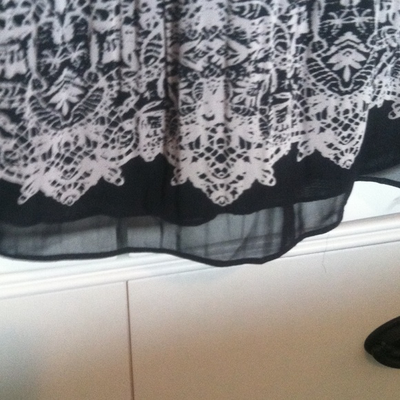 Black dress - Picture 2 of 4