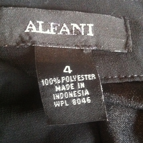 Black dress - Picture 4 of 4