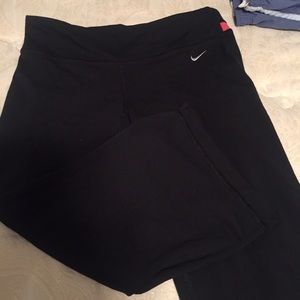 Black nike Capri pants
