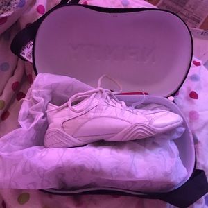 Infinity cheer shoes