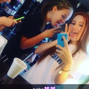 Meet your Posher, Ella