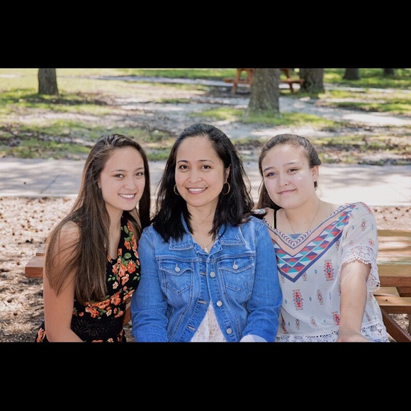 Meet your Posher, Julia - Picture 1 of 1