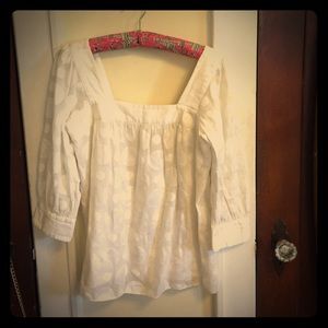 Low shoulder top