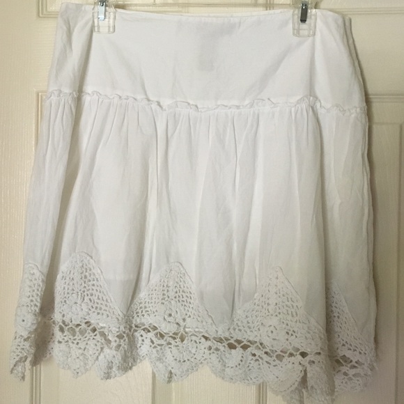 WHITE CROCHET TRIM COTTON SKIRT
