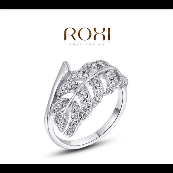 Sterling silver Leaf Ring w/ rhinestones