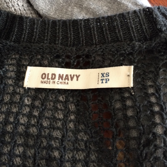 2 women's sweaters - Picture 3 of 3