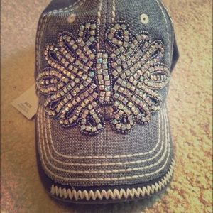 Buckle hat