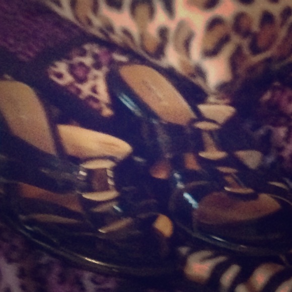 Shoes size 7
