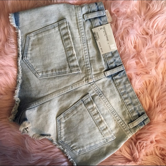 🙂 Top shop denim shorts🇺🇸 - Picture 2 of 3