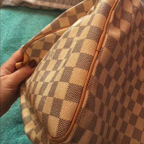 LV date code - Picture 4 of 4