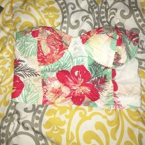 CROP TOP WITH BEAUTIFUL PATTERNS