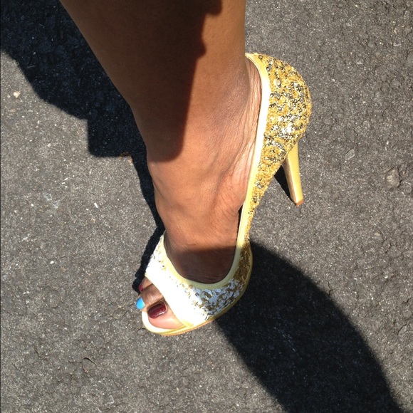 Oscar de la Renta Sequin pump - Picture 2 of 4