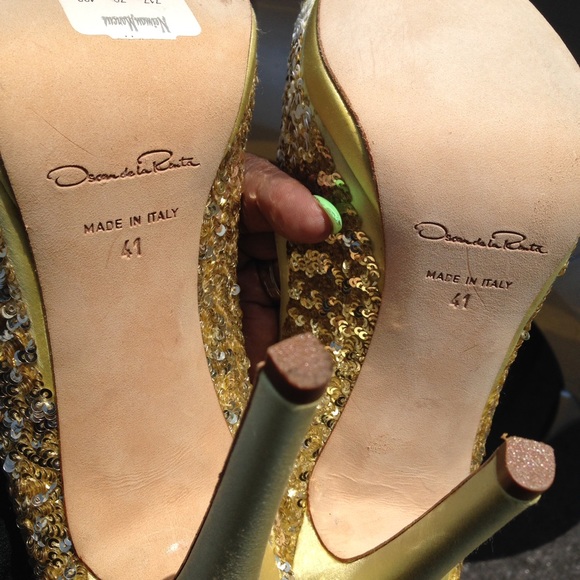 Oscar de la Renta Sequin pump - Picture 3 of 4