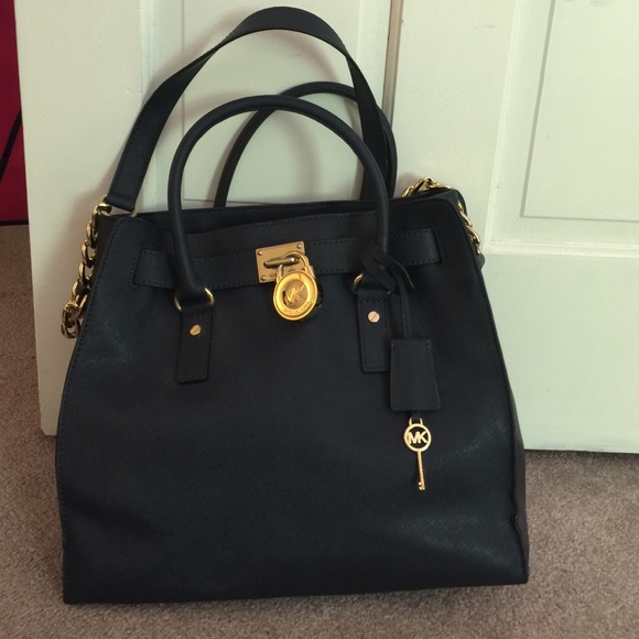 🎉☀️SUMMER SALE Michael Cors Large Navy Hamilton