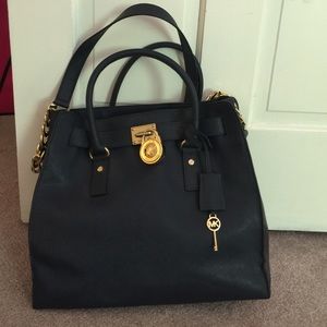 🎉☀️SUMMER SALE Michael Cors Large Navy Hamilton