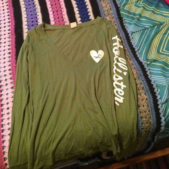 Long sleeve Hollister shirt!