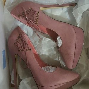 Beautiful dusty pink pumps
