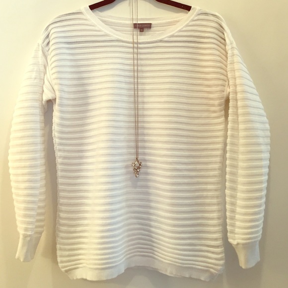 Gorgeous light sweater by Vince Camuto!!