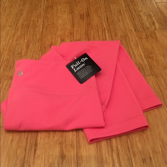 Lululemon size 4 wunder under crops