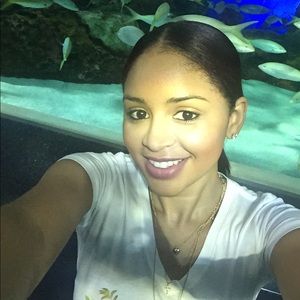 Meet your Posher, Noelia