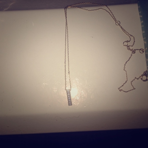 Collarbone length necklace - Picture 1 of 1