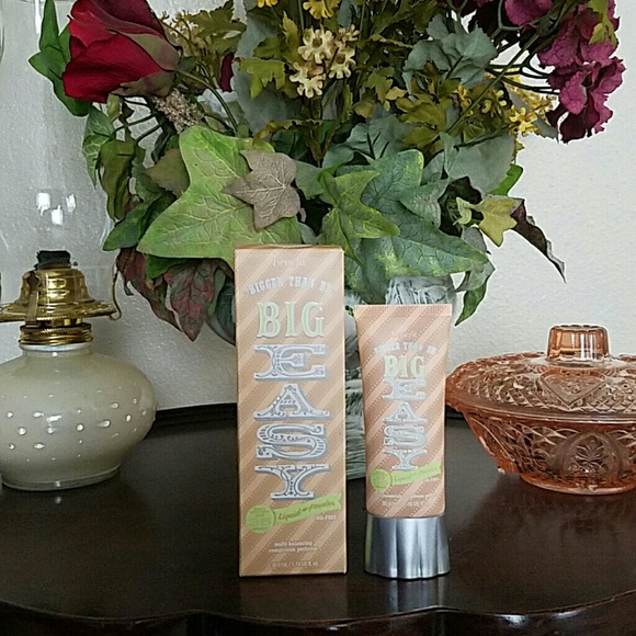 Benefit BIGGER THAN BB - Picture 1 of 3