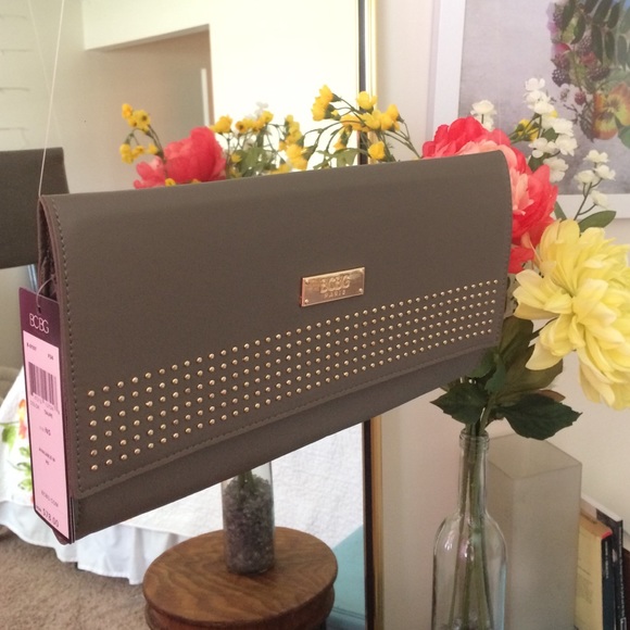 SALE! NWT BCBG CLUTCH - Picture 3 of 7