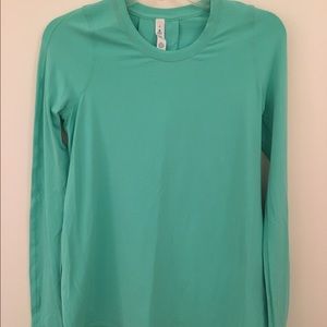 Lululemon long sleeve athletic shirt