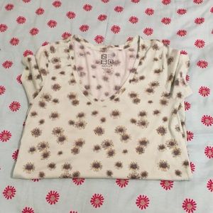 Cute floral T.